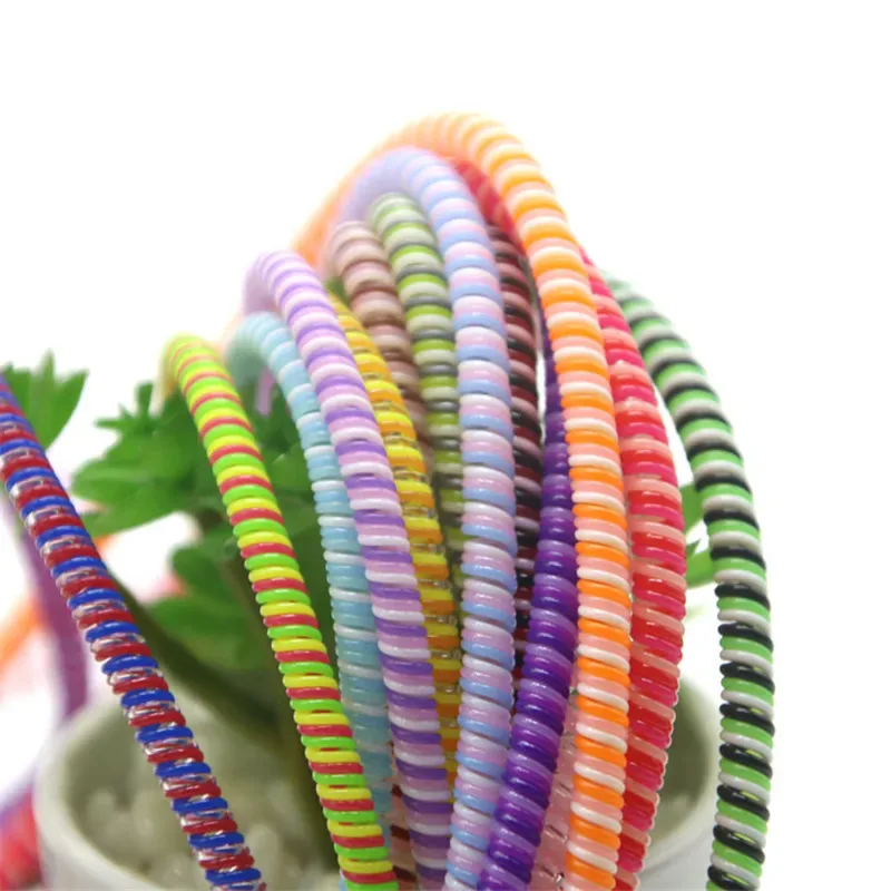 Protecteur de câble de chargeur en spirale coloré de 1.4M